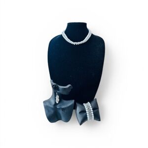Elegant White Pearl Jewelry Set